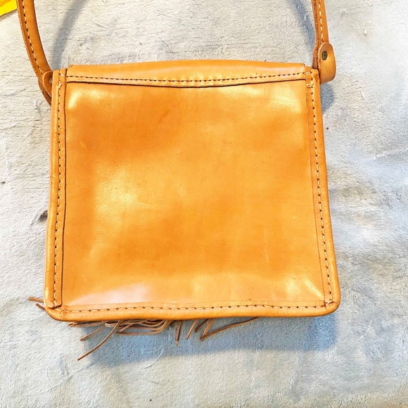 SHOULDER BAG, LEATHER, HANDMADE WITH HAND CUT FRINGE & HIDDEN-END BRAID, 9 ¼ x 9 - Picture 4 of 10